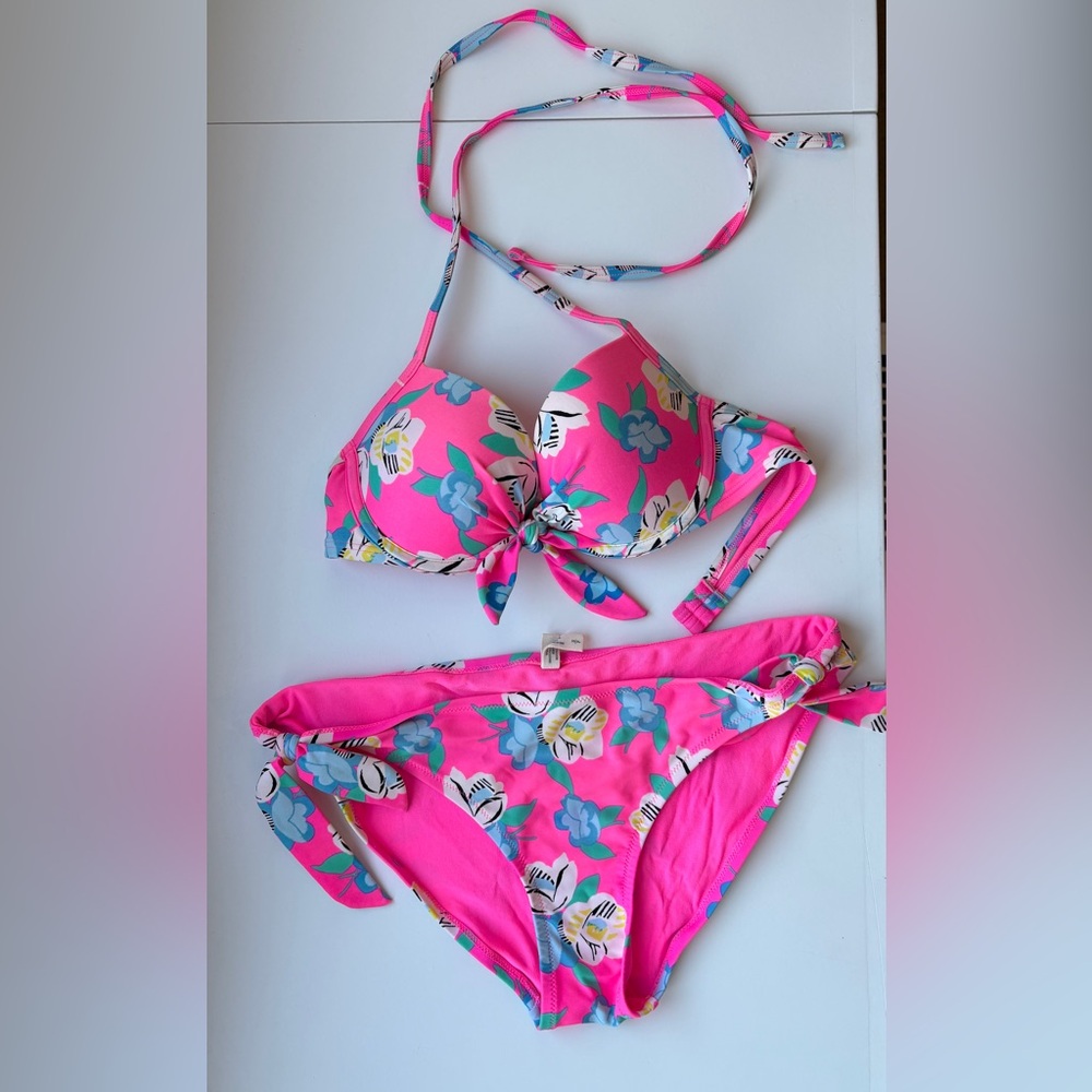 Arie pink push up bikini.